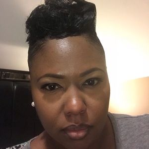 Meet your Posher, Latisha